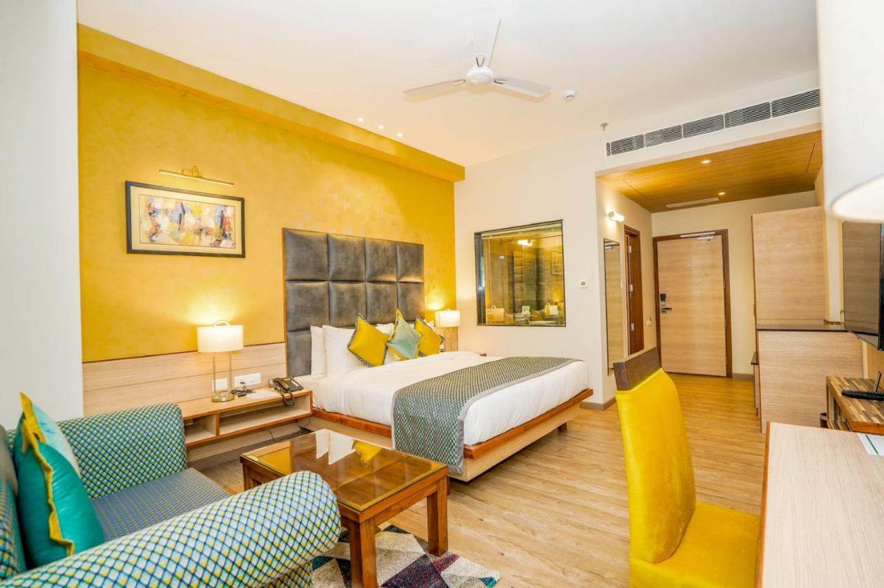 The Zenith - A Boutique Hotel By Hot Millions Mohali Eksteriør bilde