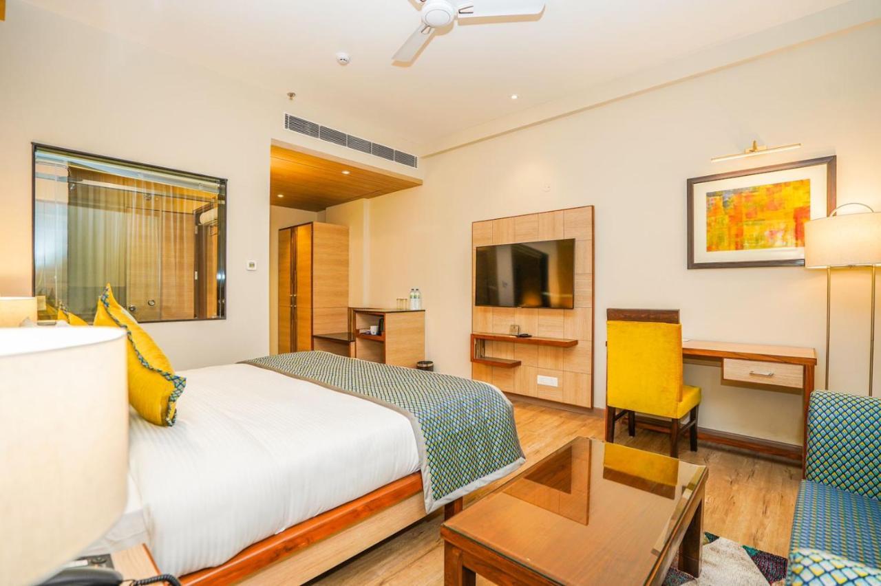 The Zenith - A Boutique Hotel By Hot Millions Mohali Eksteriør bilde