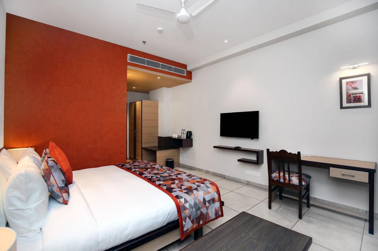 The Zenith - A Boutique Hotel By Hot Millions Mohali Eksteriør bilde